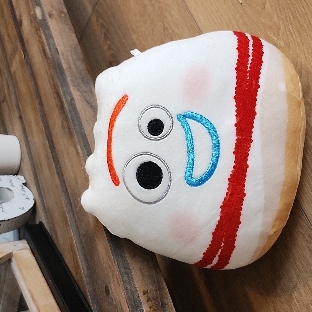 Squishmallow Sporky, Disney